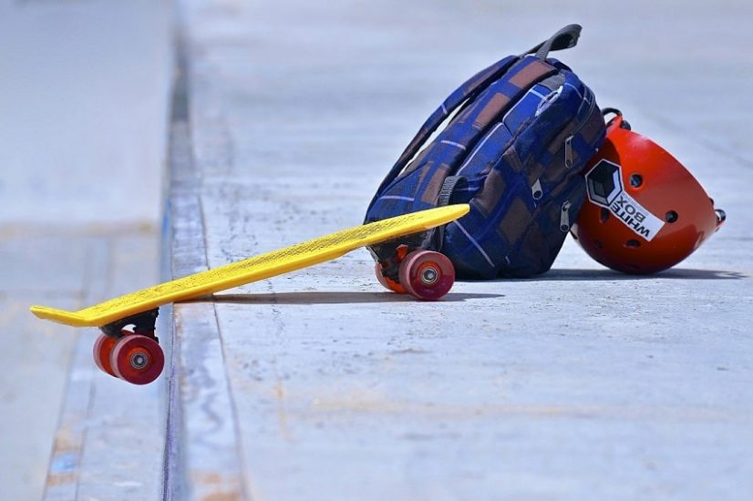 how to learn to ride a skateboard